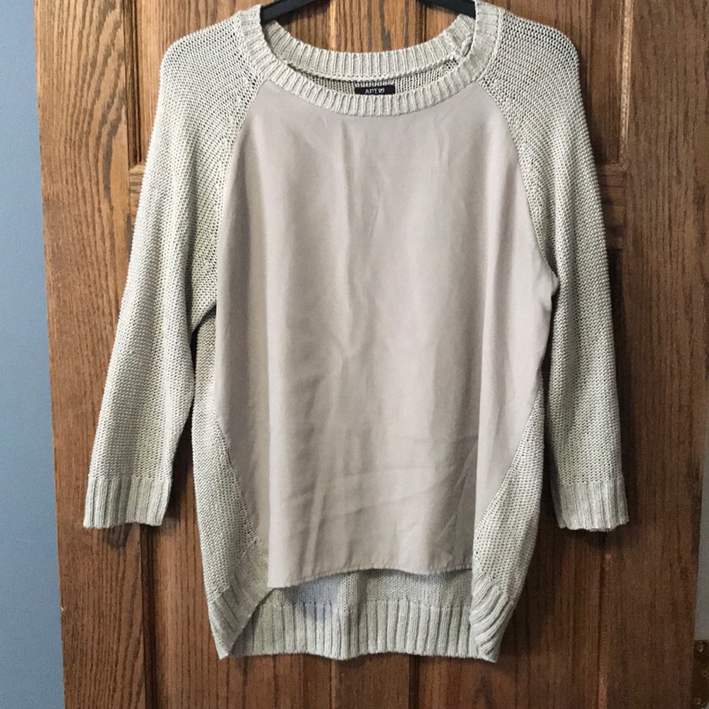 Lightweight 3/4 sleeve tan sweater